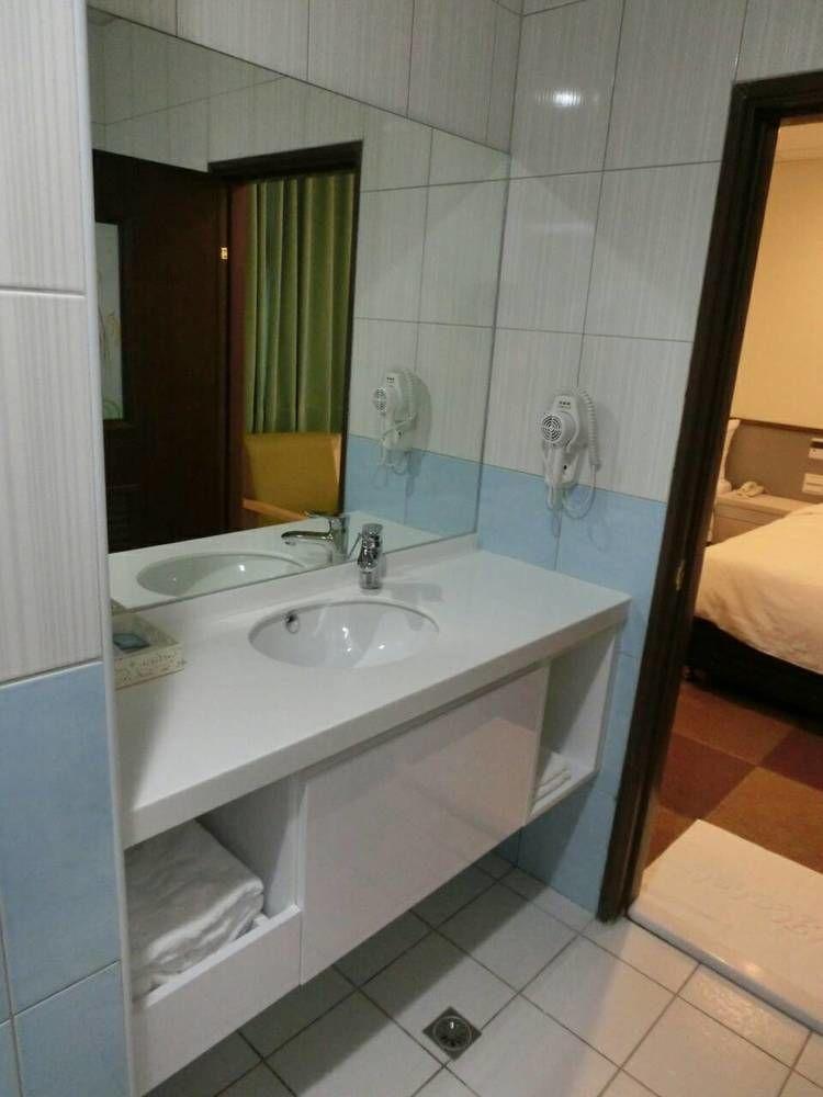 Chang Ti Metropolis Commercial Hotel Zhongli Exterior photo