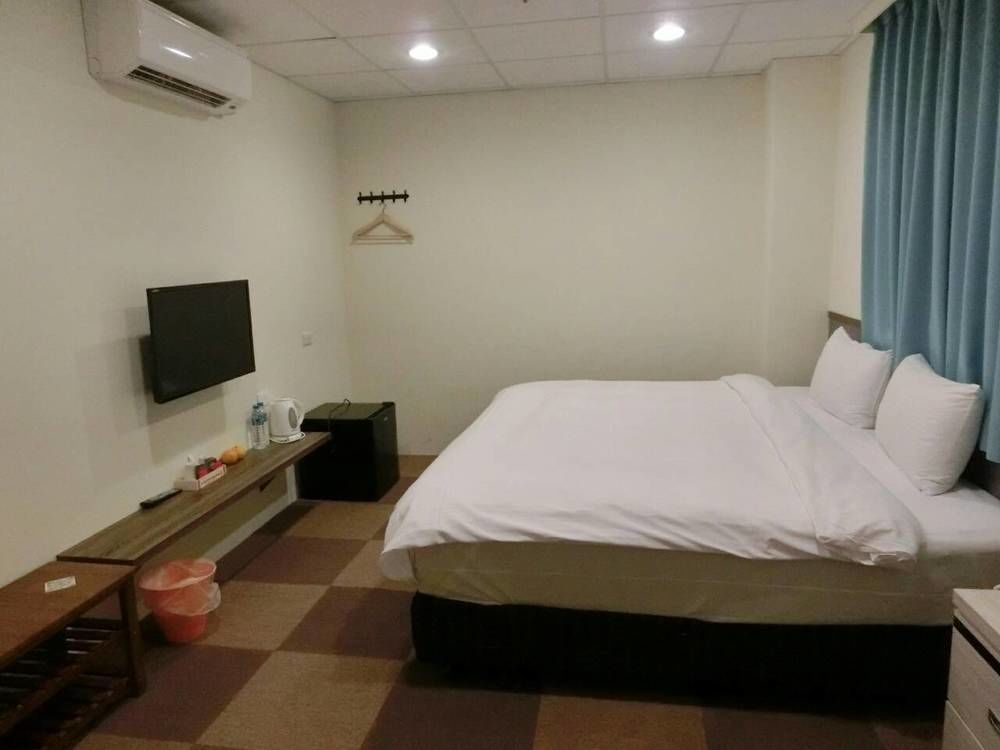 Chang Ti Metropolis Commercial Hotel Zhongli Exterior photo